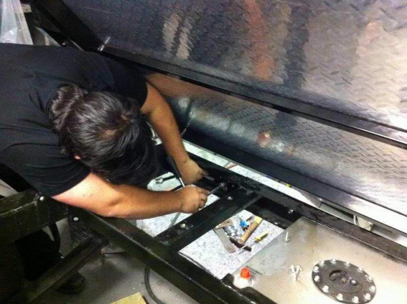 580199_501279496610373_1281929495_n_zpsa